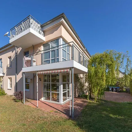 Ferienhaus Am Seeufer וארן